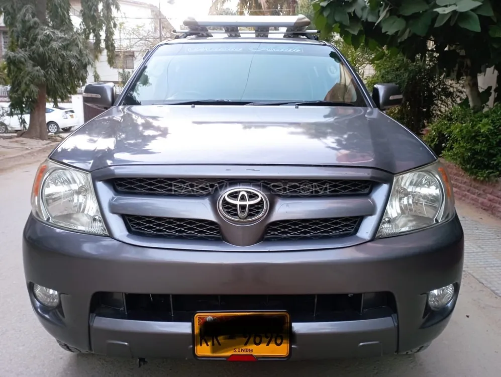 Toyota Hilux 2011 for Sale in Karachi Image-1