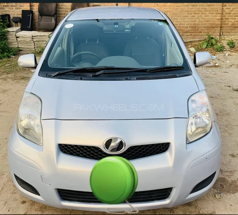 Toyota Vitz 2010 for Sale in Sohawa district daska Image-1