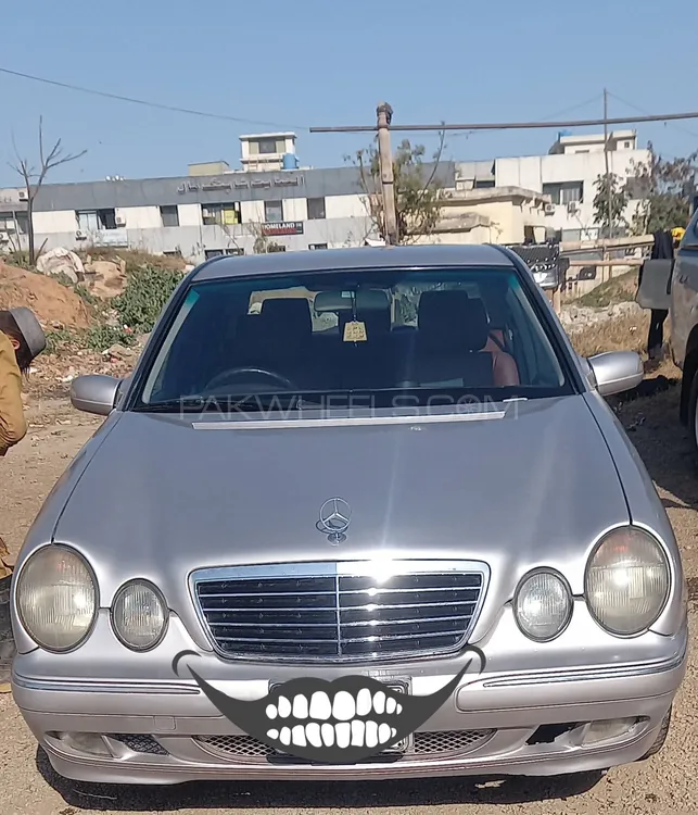 Mercedes Benz E Class 2001 for Sale in Peshawar Image-1
