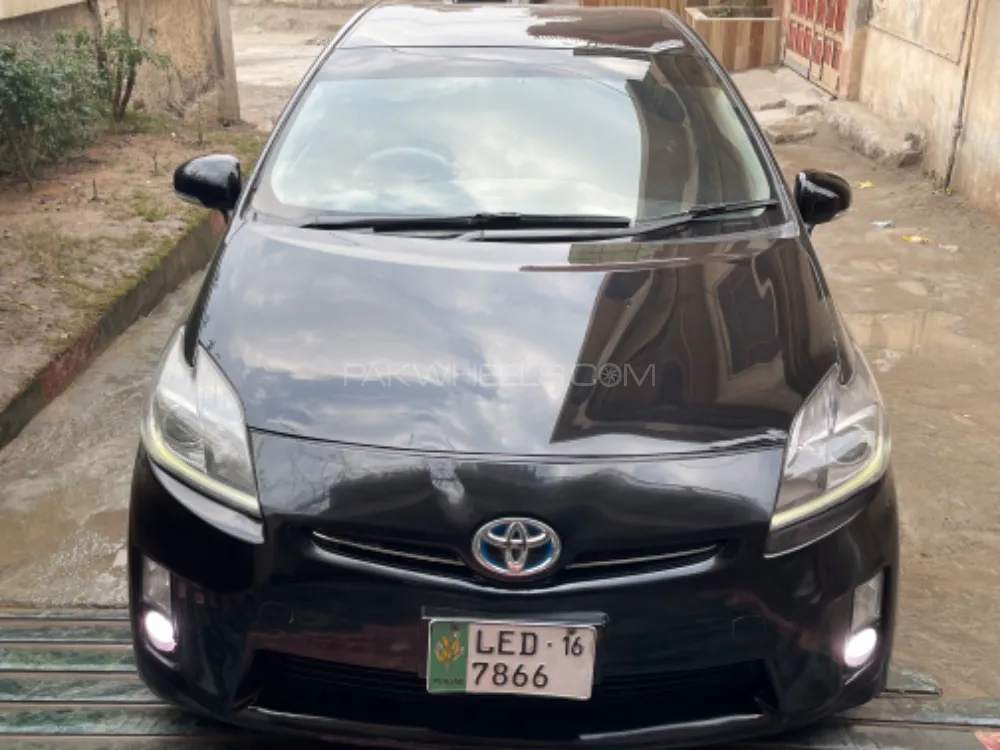 Toyota Prius 2011 for Sale in Peshawar Image-1