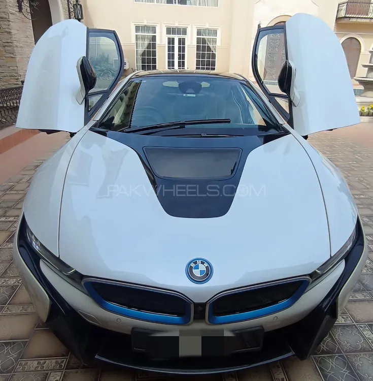 BMW i8 2018 for Sale in Islamabad Image-1