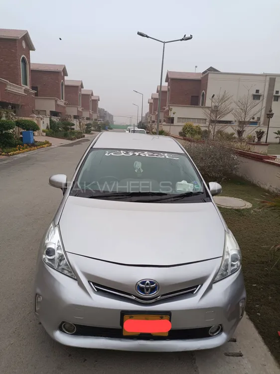 Toyota Prius Alpha 2012 for Sale in Multan Image-1