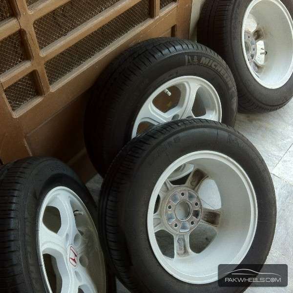 Original Honda 15'' Alloys & Michelin Tyres  Image-1
