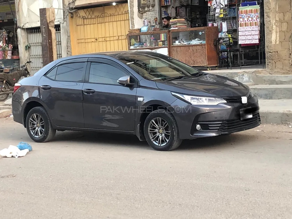 Toyota Corolla 2018 for Sale in Karachi Image-1