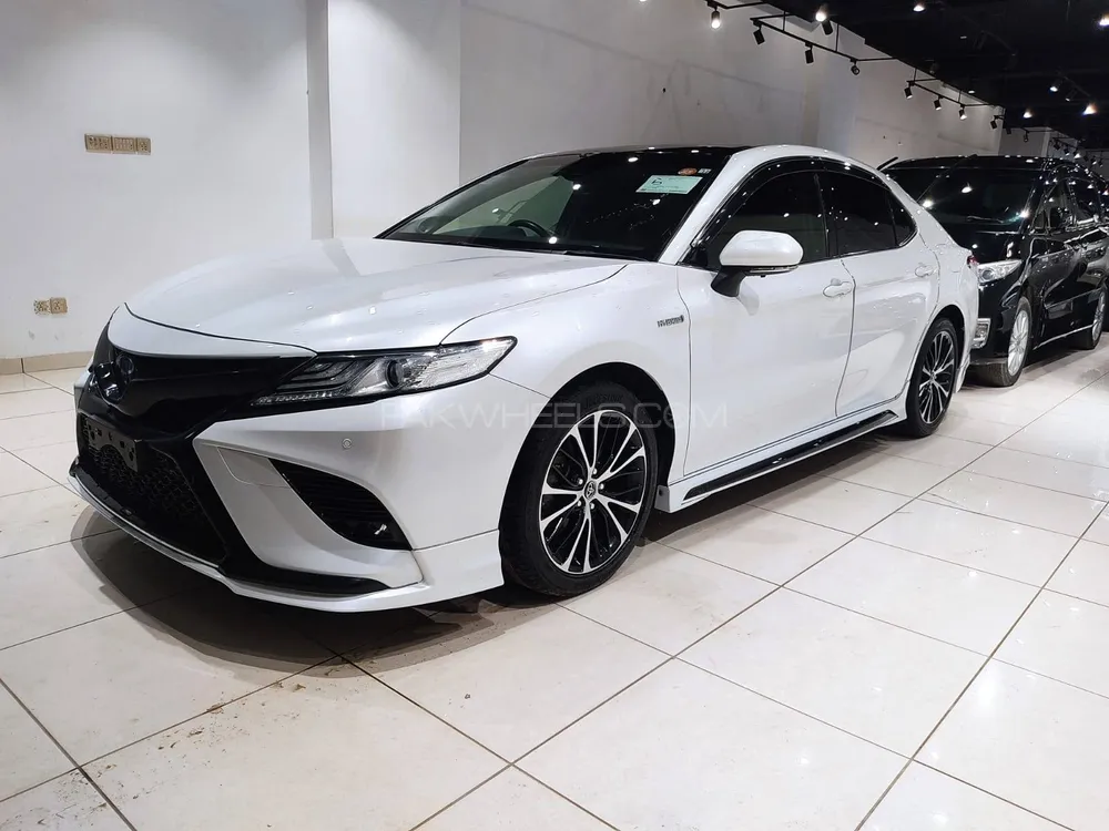 Toyota Camry 2018 for Sale in Karachi Image-1