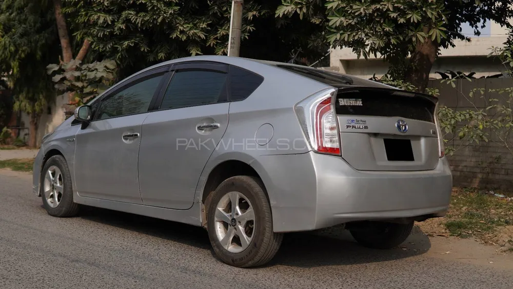 Toyota Prius 2012 for Sale in Lahore Image-1