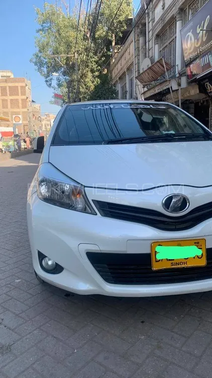 Toyota Vitz 2011 for Sale in Karachi Image-1