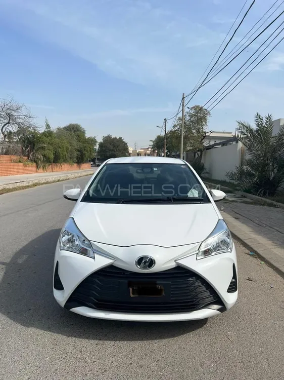 Toyota Vitz 2017 for Sale in Karachi Image-1
