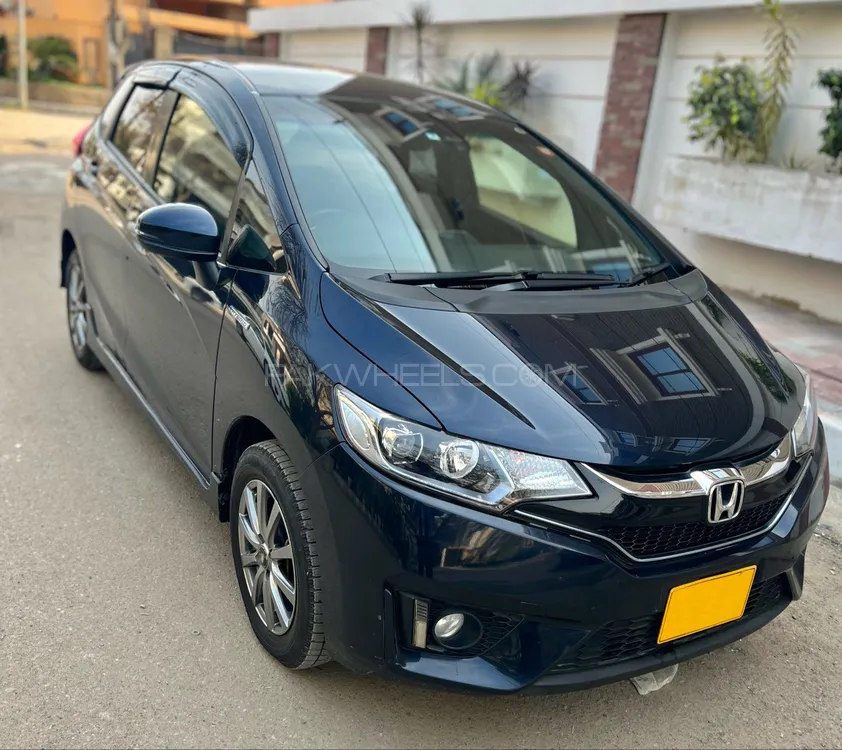 Honda Fit 2016 for Sale in Karachi Image-1