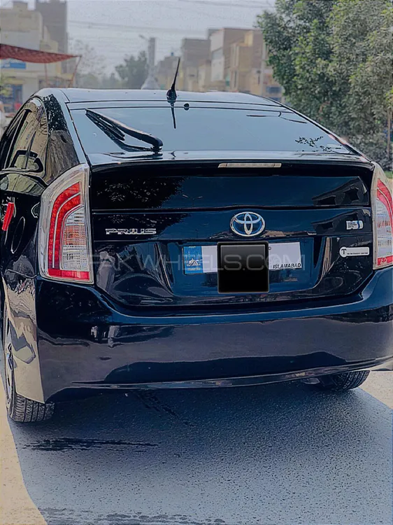 Toyota Prius 2014 for Sale in D.G.Khan Image-1