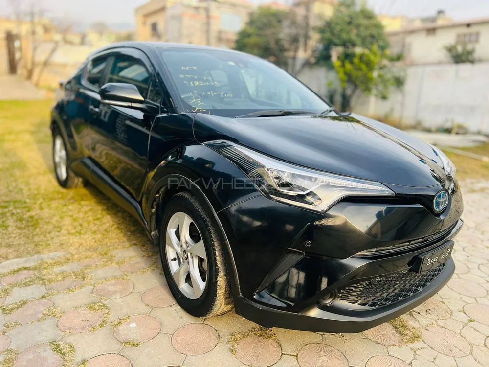 Toyota C-HR 2019 for Sale in Islamabad Image-1