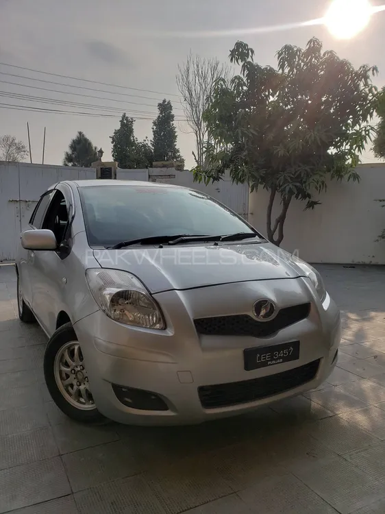 Toyota Vitz 2007 for Sale in Nowshera Image-1