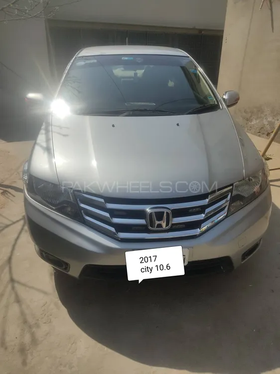 Honda City 2017 for Sale in Faisalabad Image-1