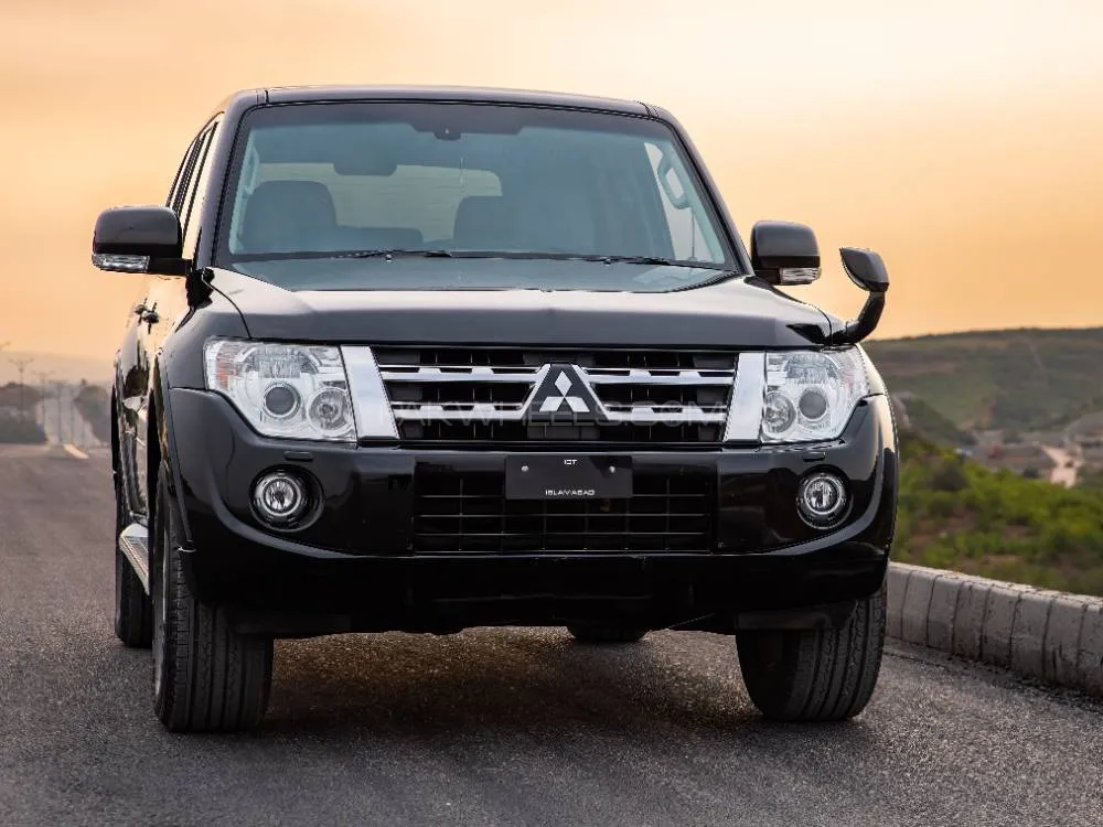 Mitsubishi Pajero 2013 for Sale in Islamabad Image-1