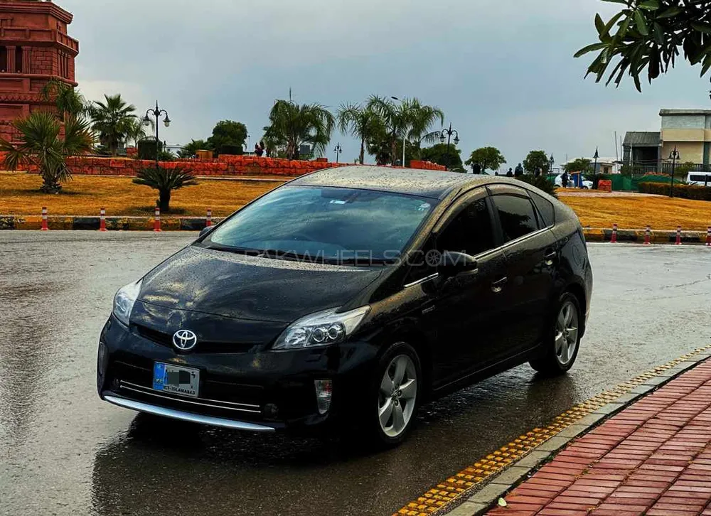 Toyota Prius G Touring Selection Leather Package 18 2015 For Sale In Islamabad Pakwheels 9817