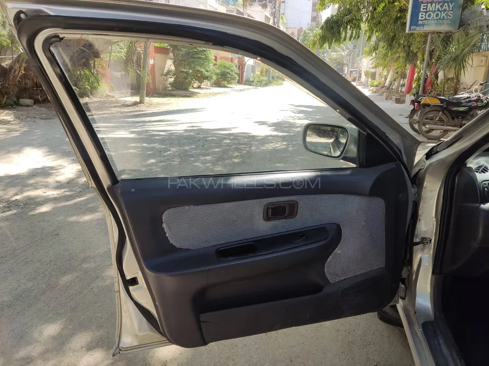 Nissan Sunny 2000 for Sale in Karachi Image-1