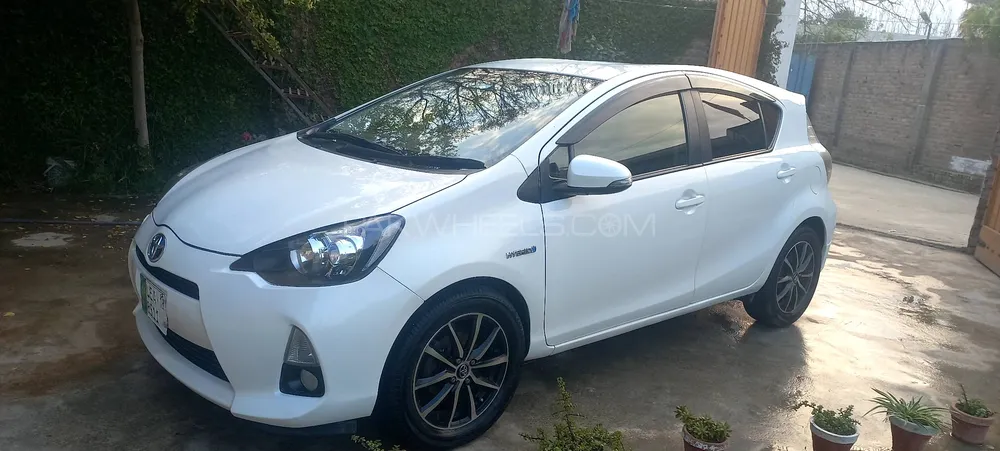 Toyota Aqua 2014 for Sale in Peshawar Image-1