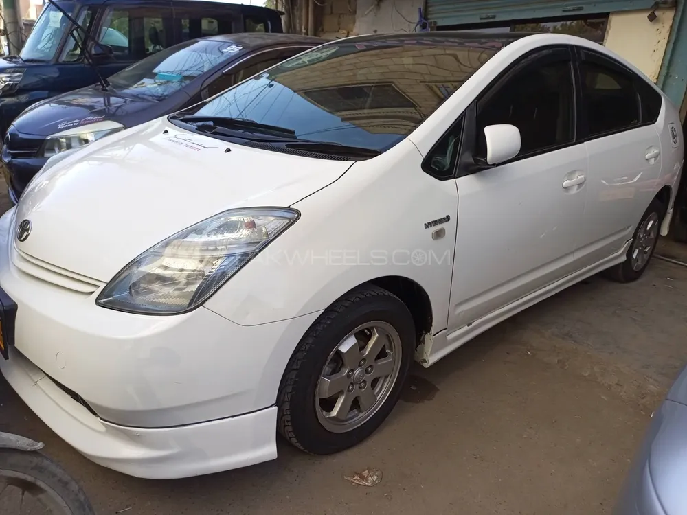 Toyota Prius 2011 for Sale in Karachi Image-1