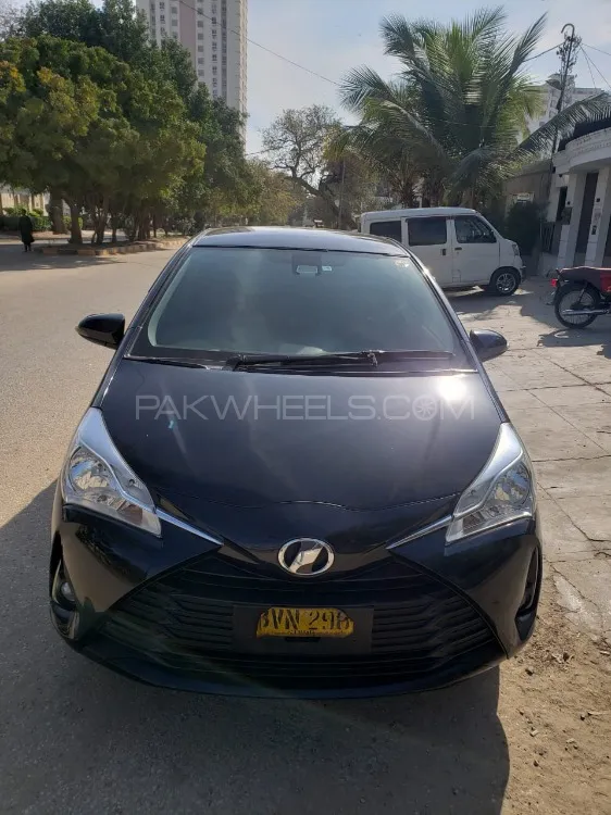 Toyota Vitz 2017 for Sale in Karachi Image-1