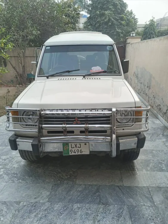 Mitsubishi Pajero 1990 for Sale in Lahore Image-1