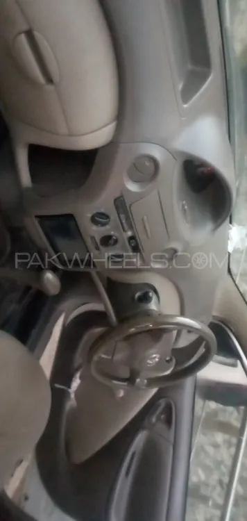 Toyota Platz 2004 for Sale in Gujranwala Image-1