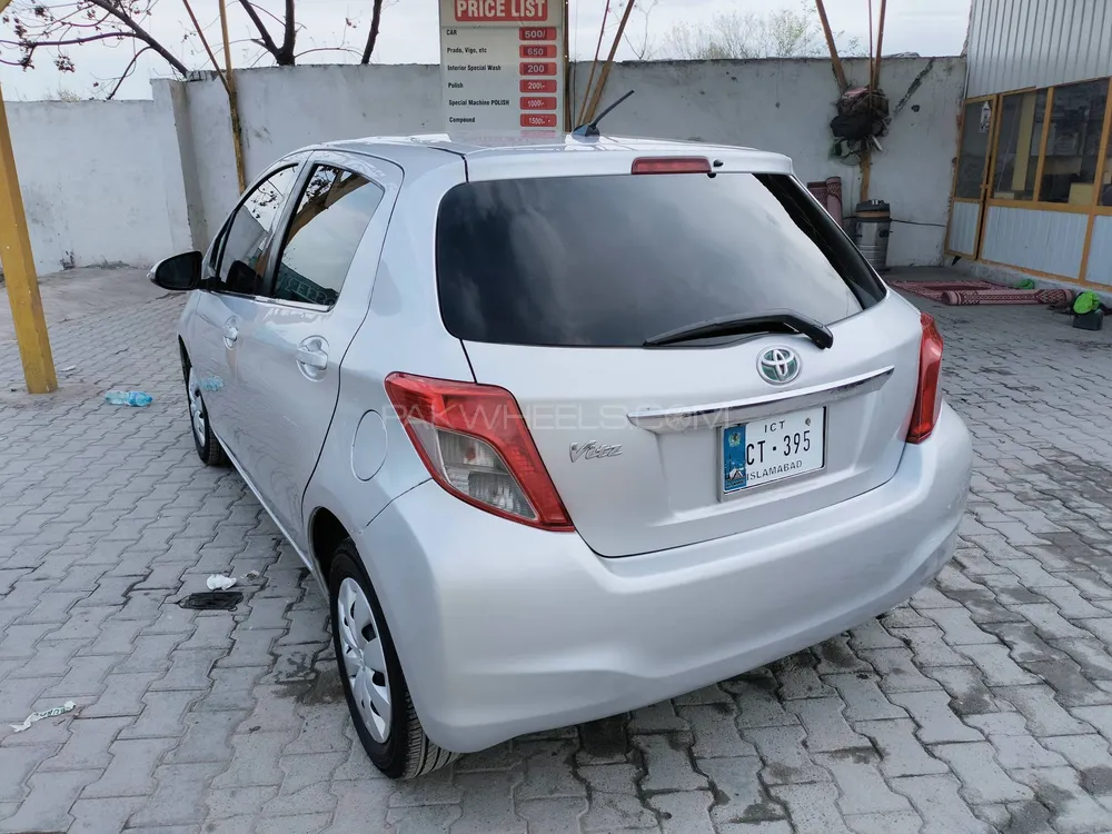 Toyota Vitz 2011 for Sale in Peshawar Image-1