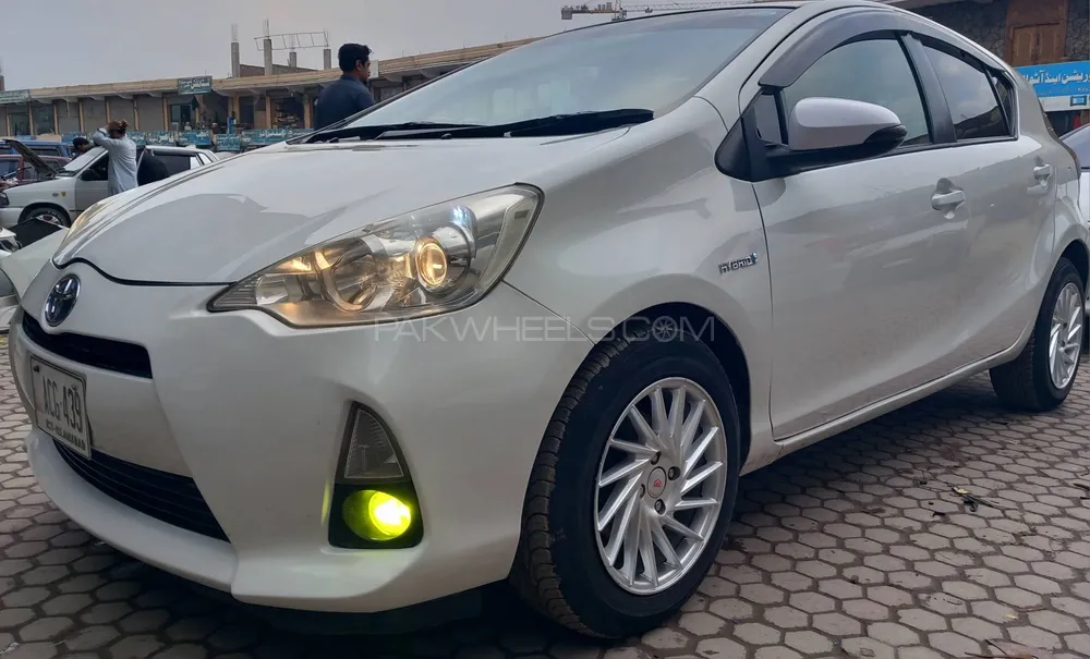 Toyota Aqua 2013 for Sale in Peshawar Image-1