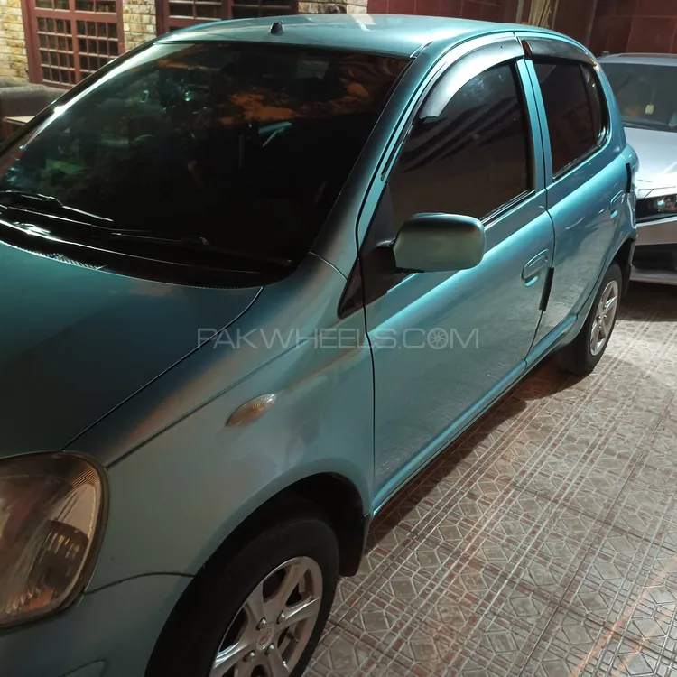Toyota Vitz 2002 for Sale in Karachi Image-1