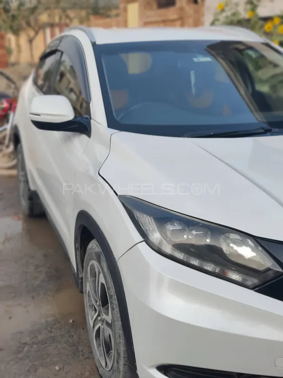 Honda Vezel 2014 for Sale in Lahore Image-1