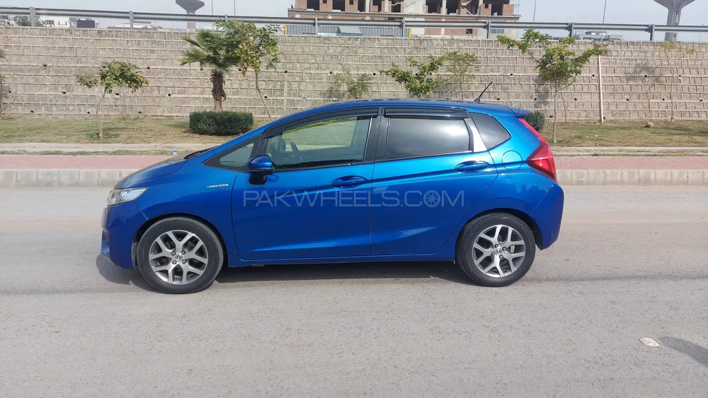 Honda Fit 2015 for Sale in Rawalpindi Image-1