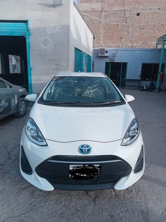 Toyota Aqua 2018 for Sale in Rahim Yar Khan Image-1