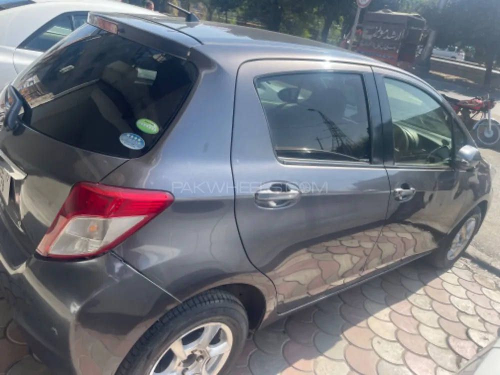 Toyota Vitz 2014 for Sale in Lahore Image-1