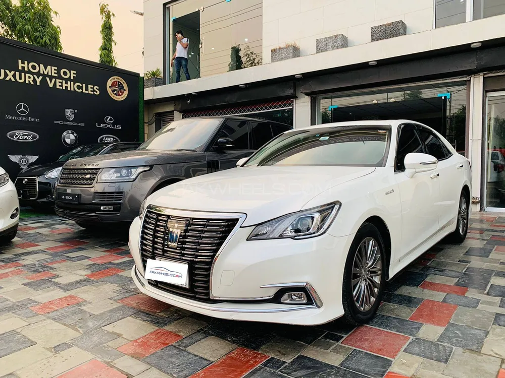 Toyota Crown 2016 for Sale in Lahore Image-1