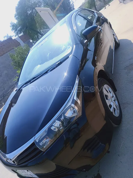 Toyota Corolla 2017 for Sale in Gojra Image-1