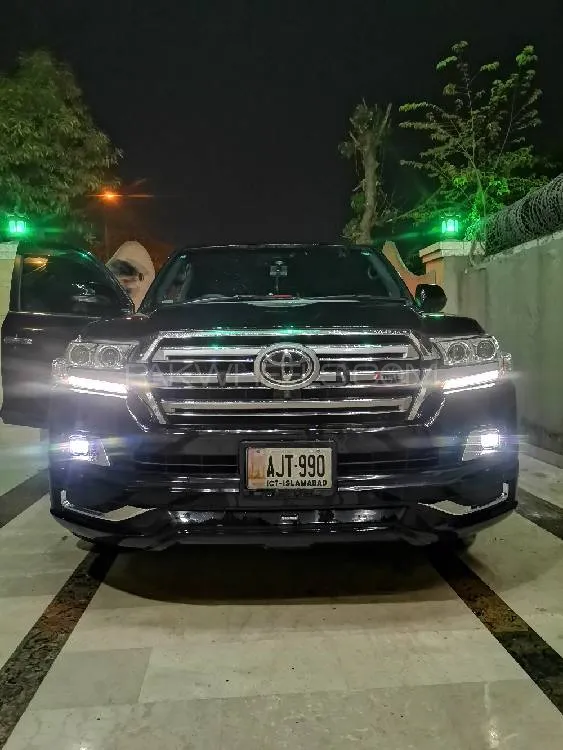 Toyota Land Cruiser 2015 for Sale in Islamabad Image-1