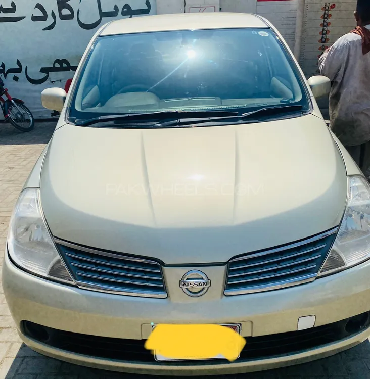 Nissan Tiida 2007 for Sale in Karachi Image-1