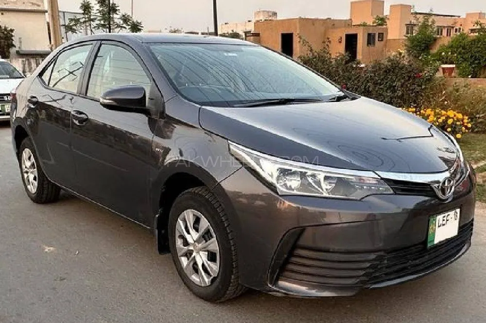 Toyota Corolla 2018 for Sale in Lahore Image-1