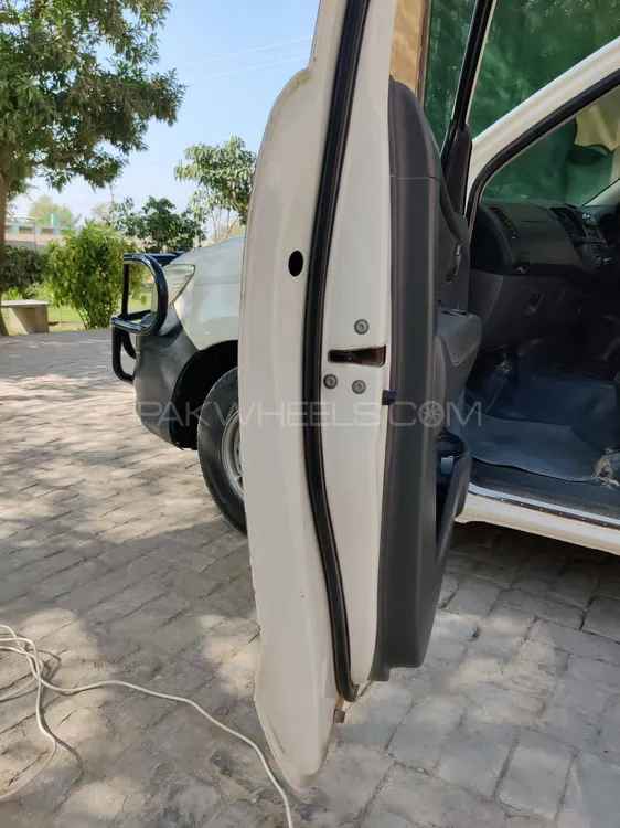 Toyota Hilux 2015 for Sale in Bhakkar Image-1