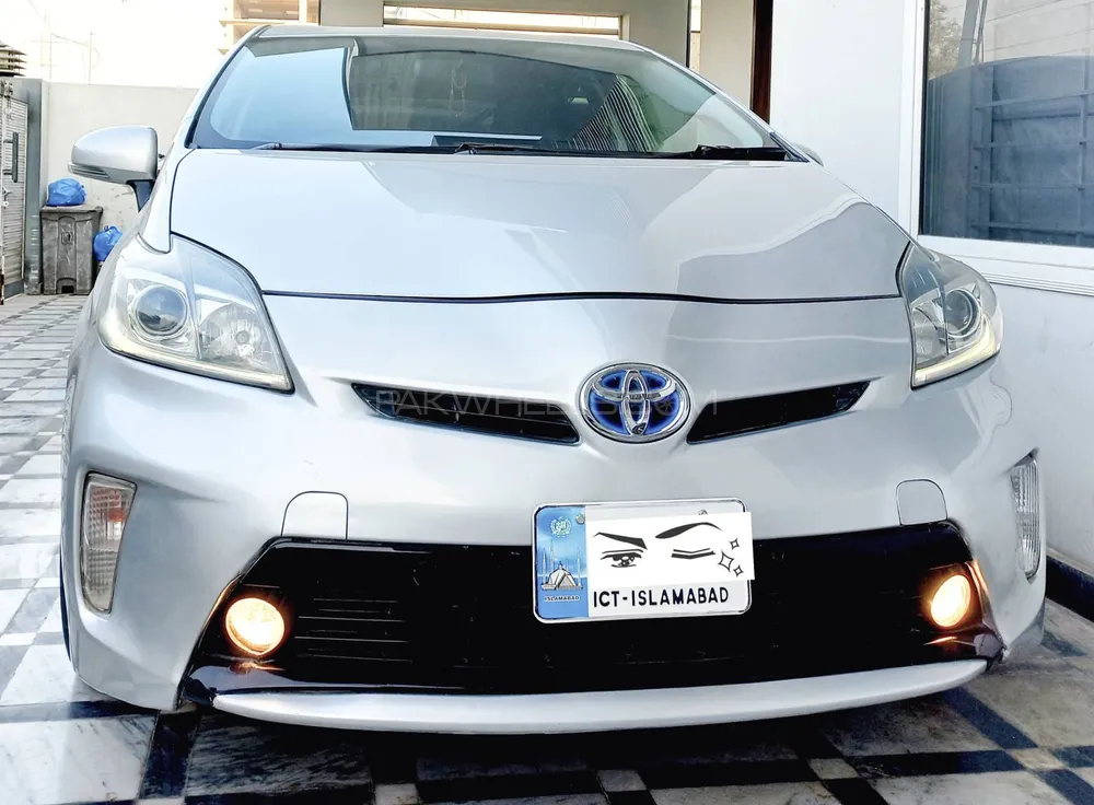 ٹویوٹا پریوس 2013 for Sale in اسلام آباد Image-1