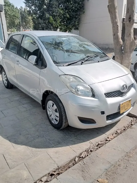 Toyota Vitz 2008 for Sale in Lahore Image-1