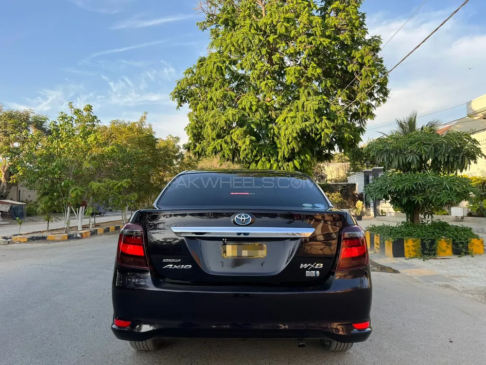 Toyota Corolla Axio 2017 for Sale in Karachi Image-1