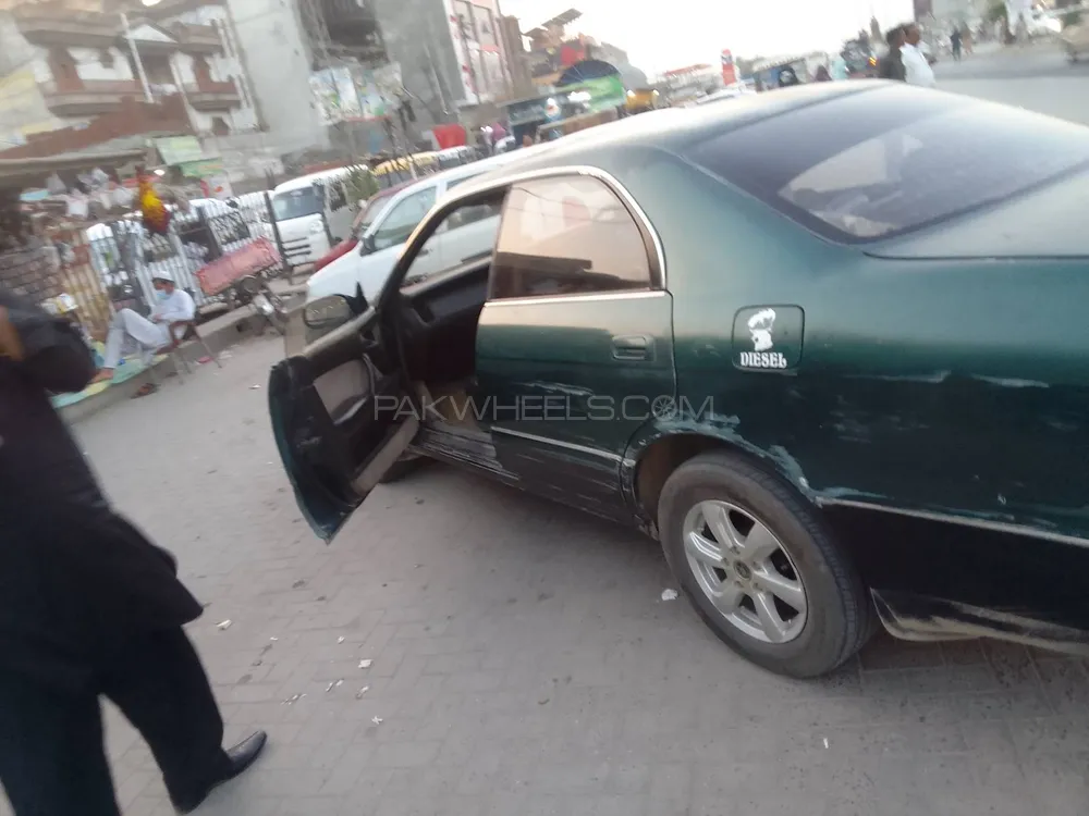 Toyota Crown 1983 for Sale in Kharian Image-1