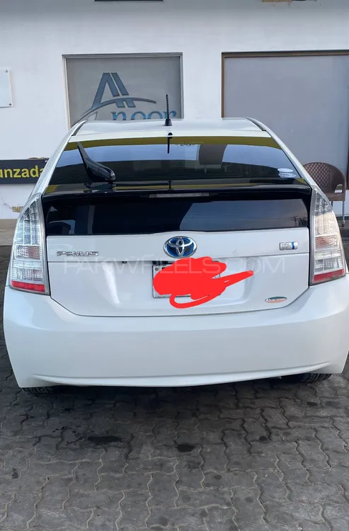 Toyota Prius 2011 for Sale in Dera ismail khan Image-1