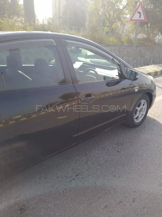 Toyota Prius 2008 for Sale in Islamabad Image-1