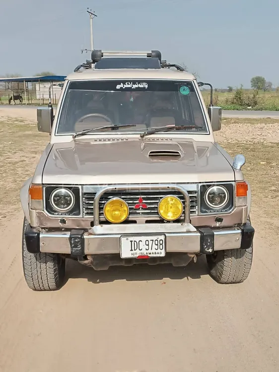 Mitsubishi Pajero 1990 for Sale in Kharian Image-1