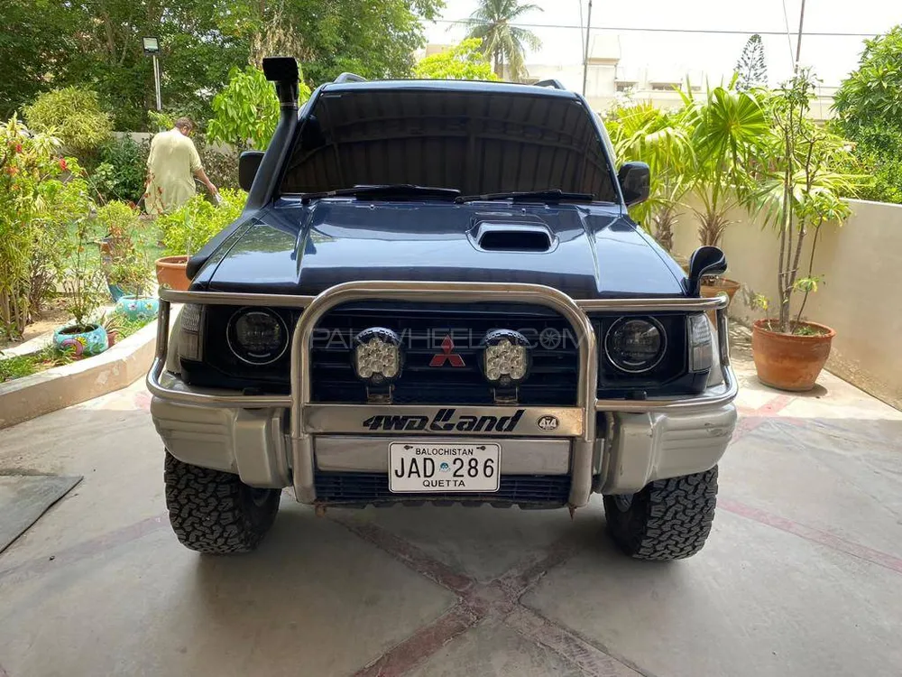Mitsubishi Pajero 1995 for Sale in Karachi Image-1