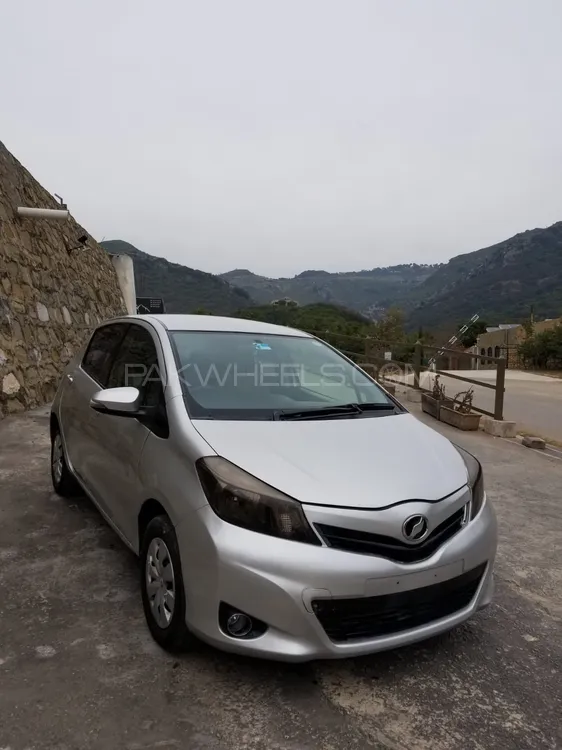 Toyota Vitz 2012 for Sale in Islamabad Image-1