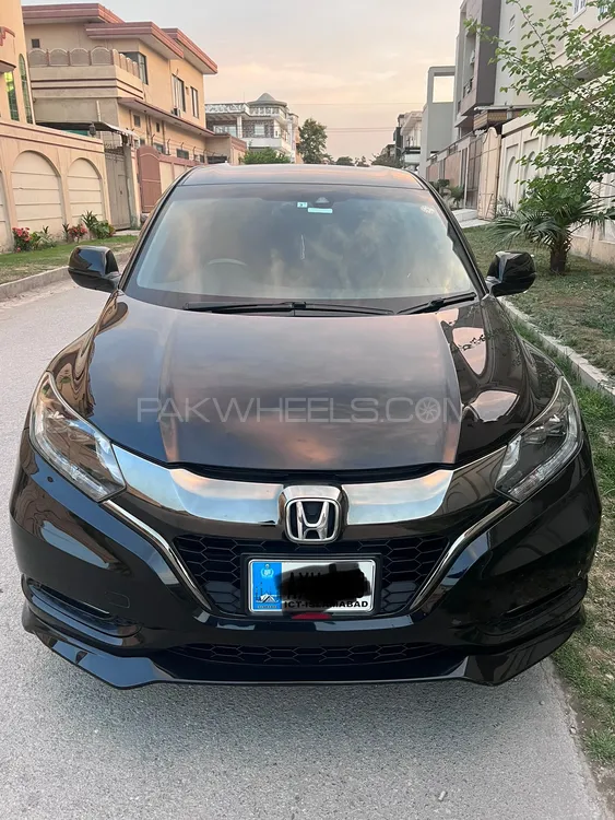 Honda Vezel 2017 for Sale in Peshawar Image-1