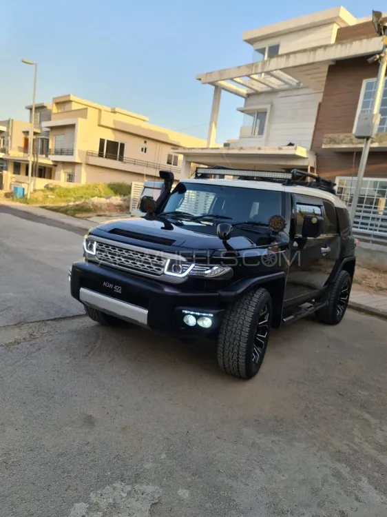 Toyota Fj Cruiser 2011 for Sale in Islamabad Image-1