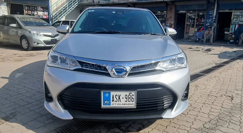 Toyota Corolla Axio 2017 for Sale in Peshawar Image-1